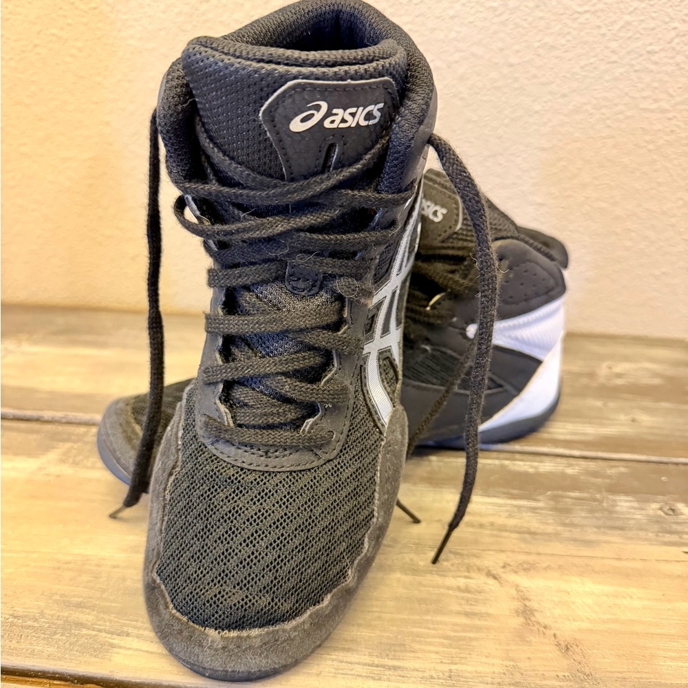 ASICS Youth Matflex 6 GS Wrestling Shoes Black and Silver Sz 3